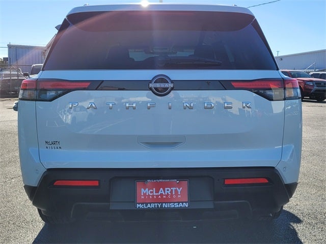 2025 Nissan Pathfinder SV