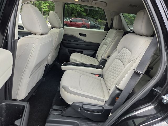 2023 Nissan Pathfinder SV