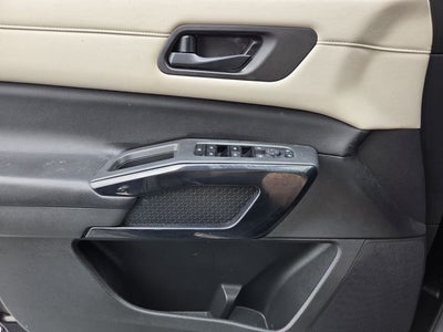 2023 Nissan Pathfinder SV