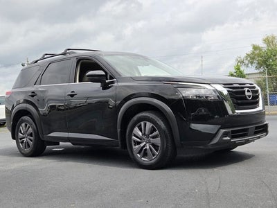 2023 Nissan Pathfinder SV