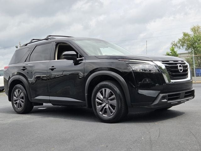 2023 Nissan Pathfinder SV