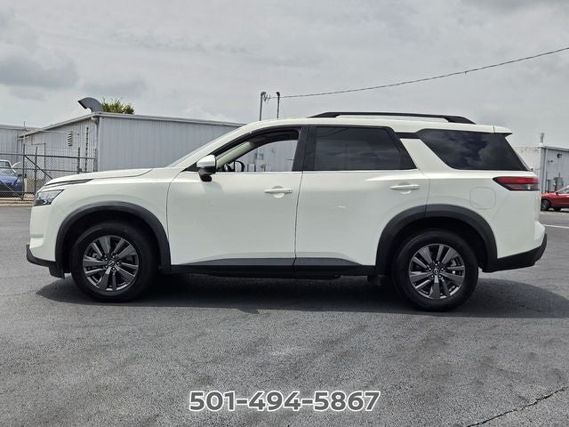2022 Nissan Pathfinder SV