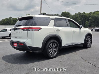 2022 Nissan Pathfinder SV