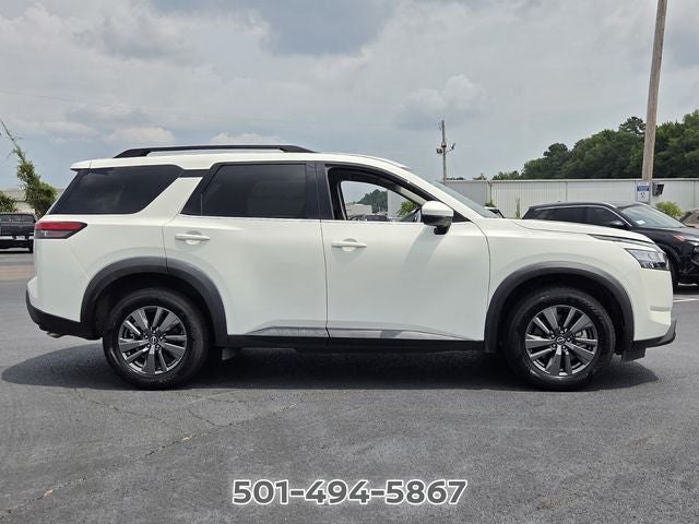 2022 Nissan Pathfinder SV