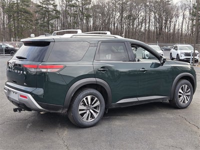 2023 Nissan Pathfinder SL