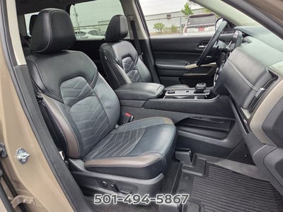 2023 Nissan Pathfinder Platinum