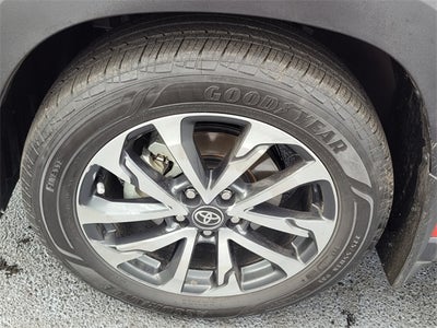 2024 Toyota Corolla Cross XLE