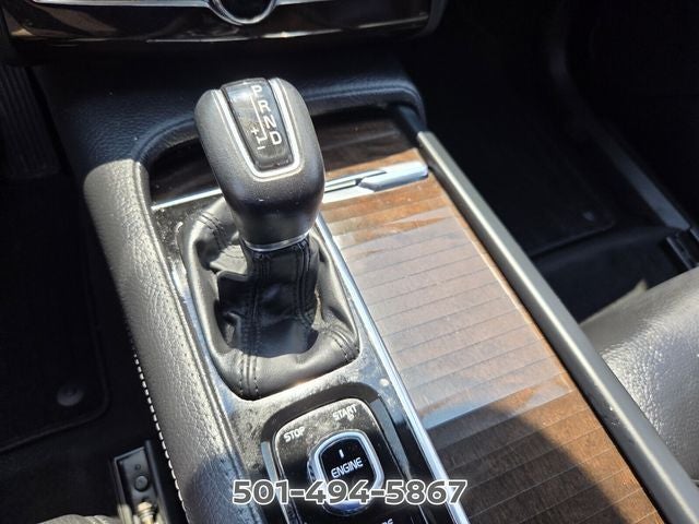 2017 Volvo XC90 T6 Momentum