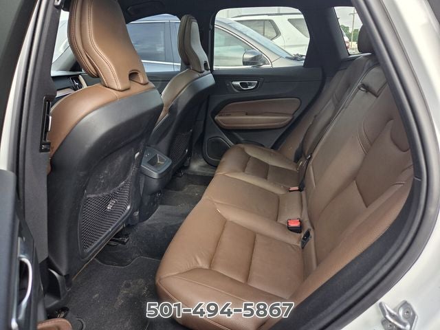 2022 Volvo XC60 B5 Momentum